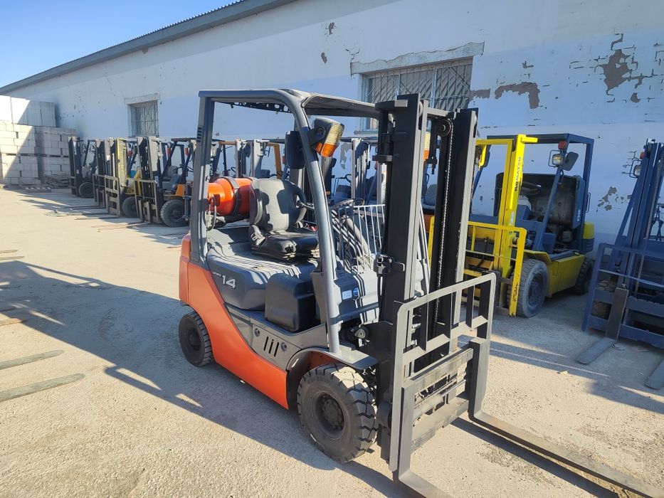 Продам вилочный погрузчик. Кара