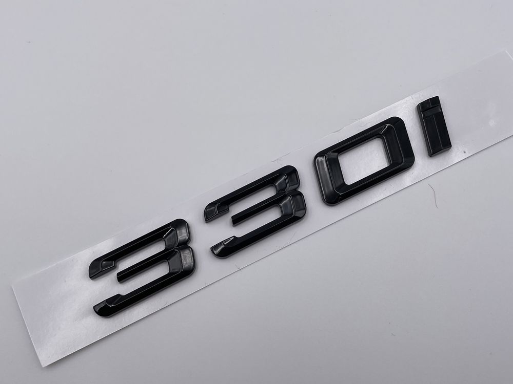 Emblema BMW Motorizare seria 3 benzina negru