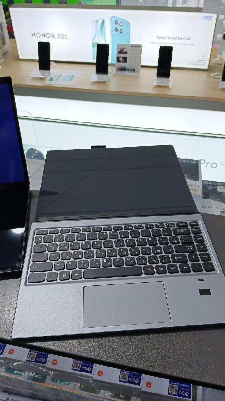 Noutbuk Lion E140D INTEL