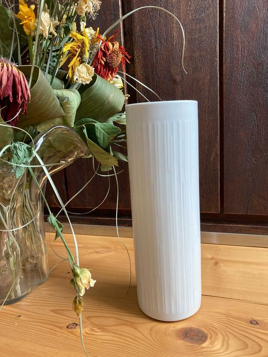 Vaza inalta portelan alb Wallendorf 1764 alba design stilnovo moderna