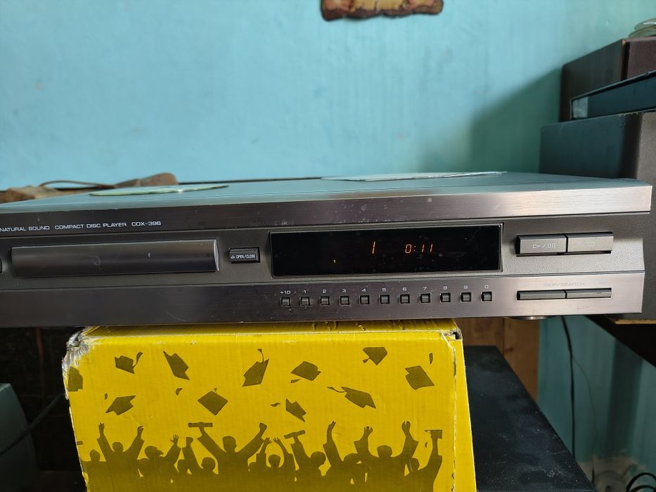 Yamaha. Cd player