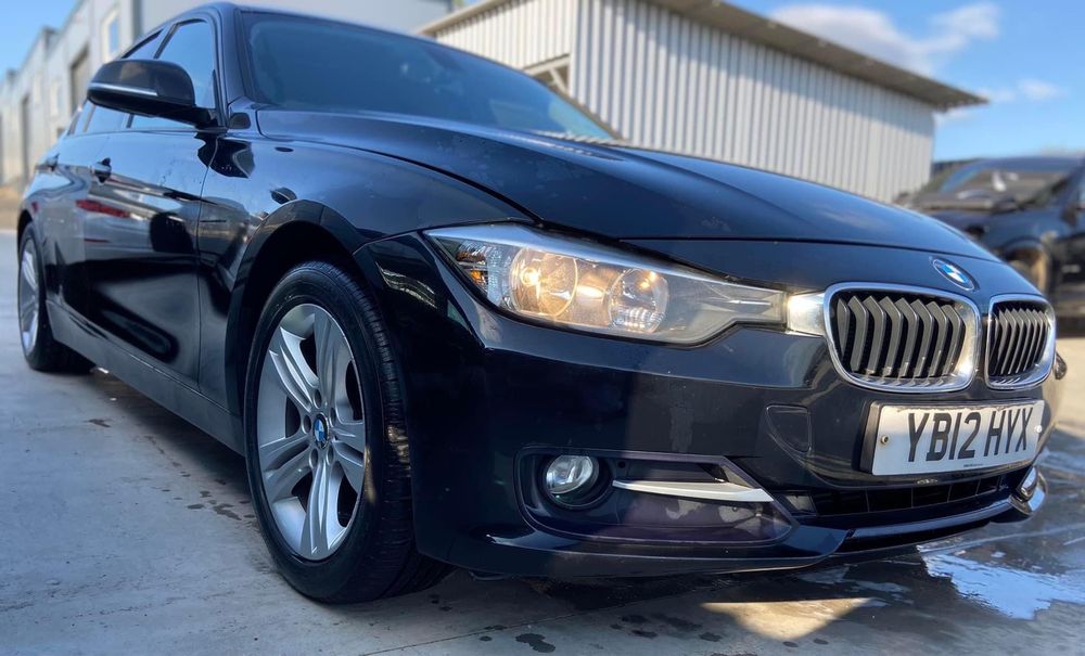 Dezmembrez BMW 318d F30 Sport Line,Recaro,Navi,volan Sport jante 392