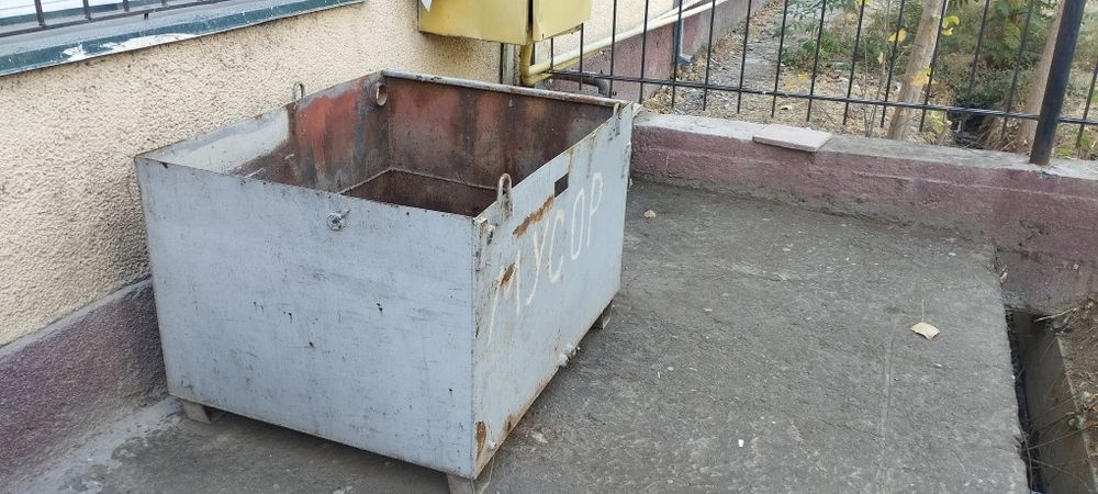 Temir idish 140/120 balandligi 75 sm  oyogʻi bor qattiq temirdan ic