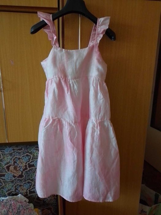 Rochie zara marimea 13-14 ani , 90% in , culoarea roz degrade