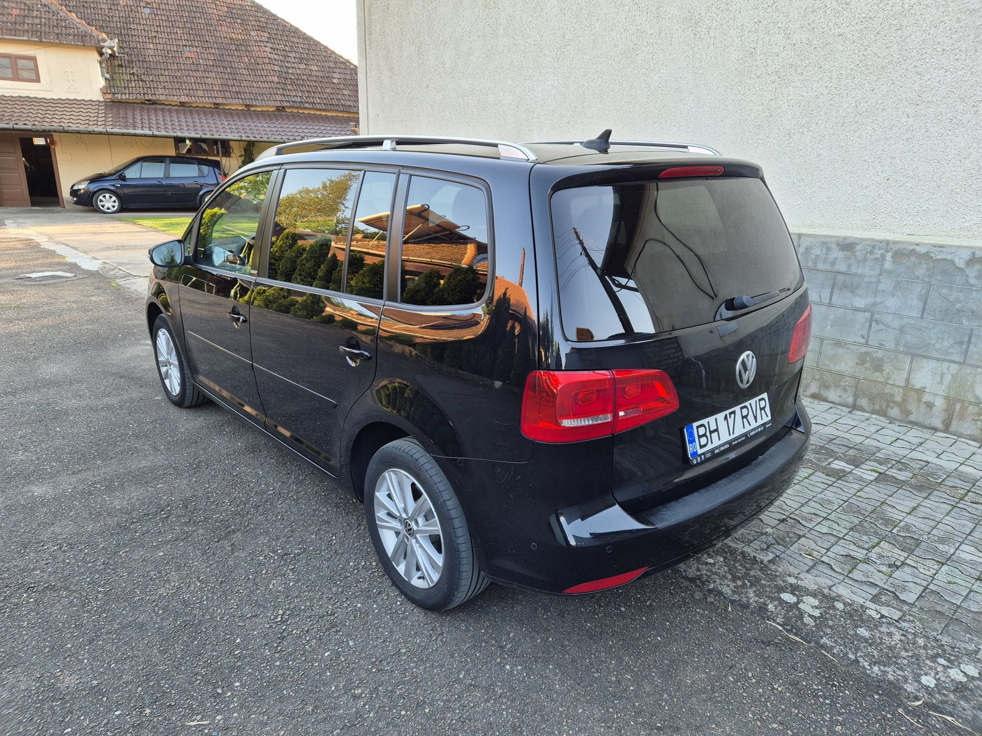 VW Touran 2.0TDI an 2012