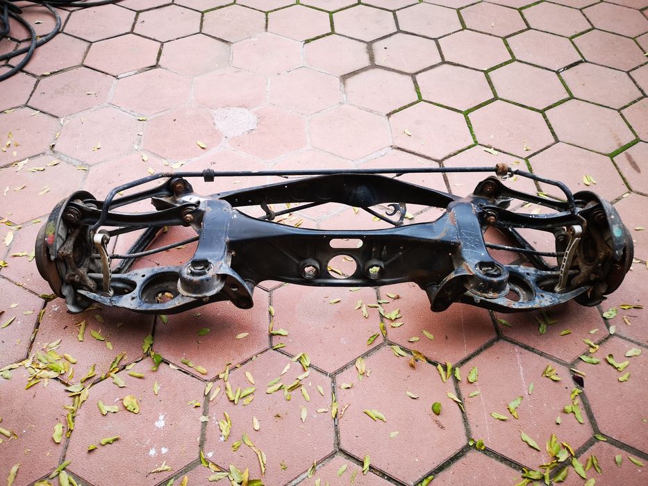 Заден мост за мерцедес 124