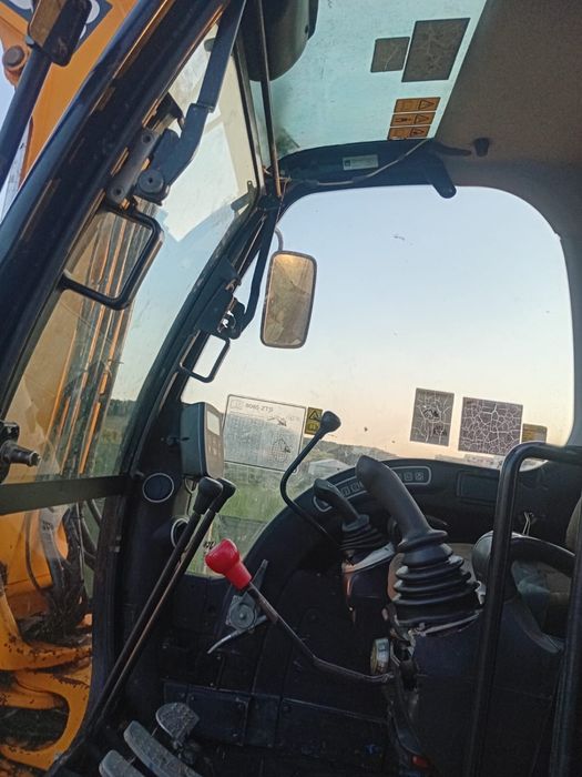 Miniexcavator/excavator JCB 8 tone 2011