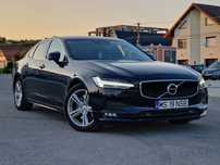Volvo S90 T4 // Momentum // 2019