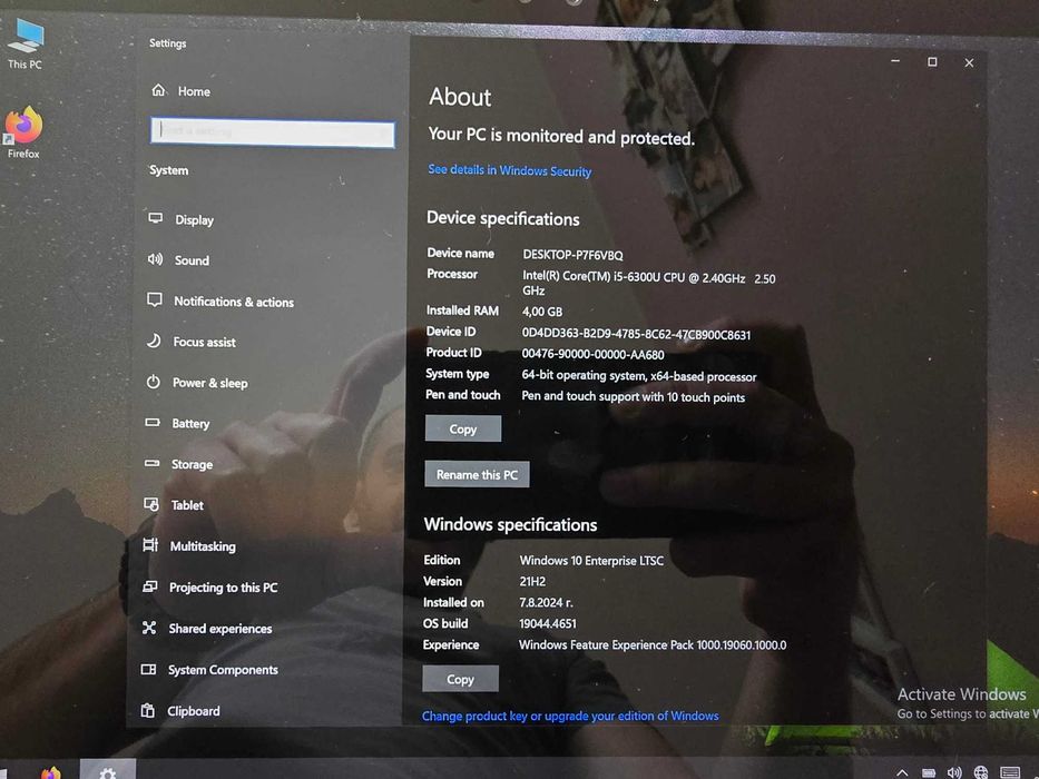 Microsoft Surface 4 pro i5 6th/4GB  RAM 128 GB SSD