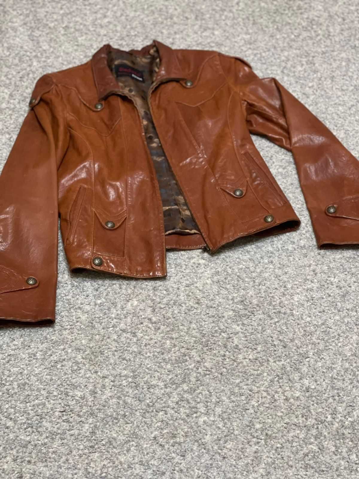 Кожаная куртка коричневая