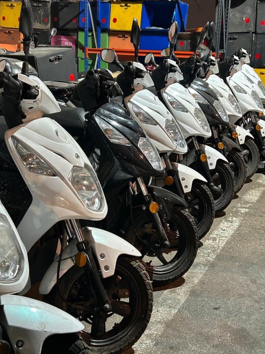 Sym xpro delivery scuter glovo tazz wolt bolt