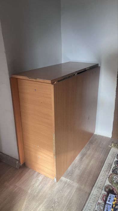 Стол книжка. В хорошем состоянии