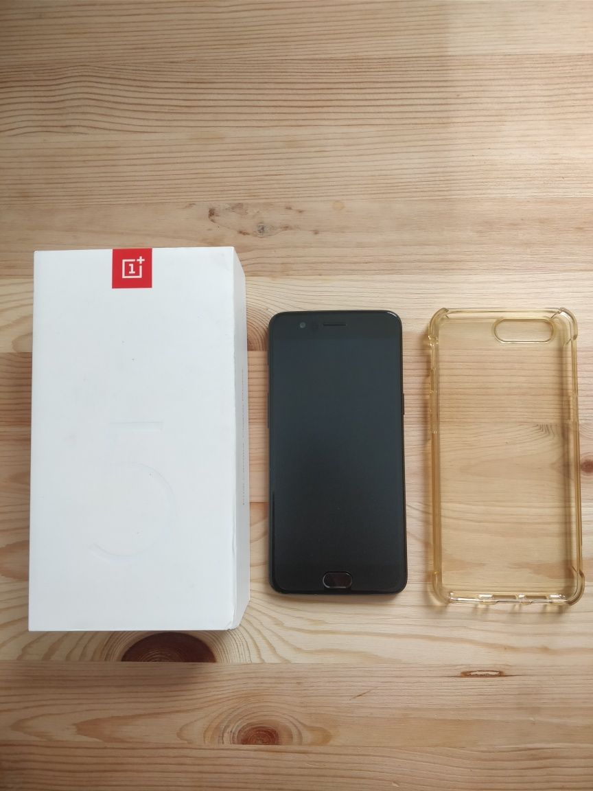 Легендарный смартфон OnePlus 5 8/128 в идеальнейшем состоянии.