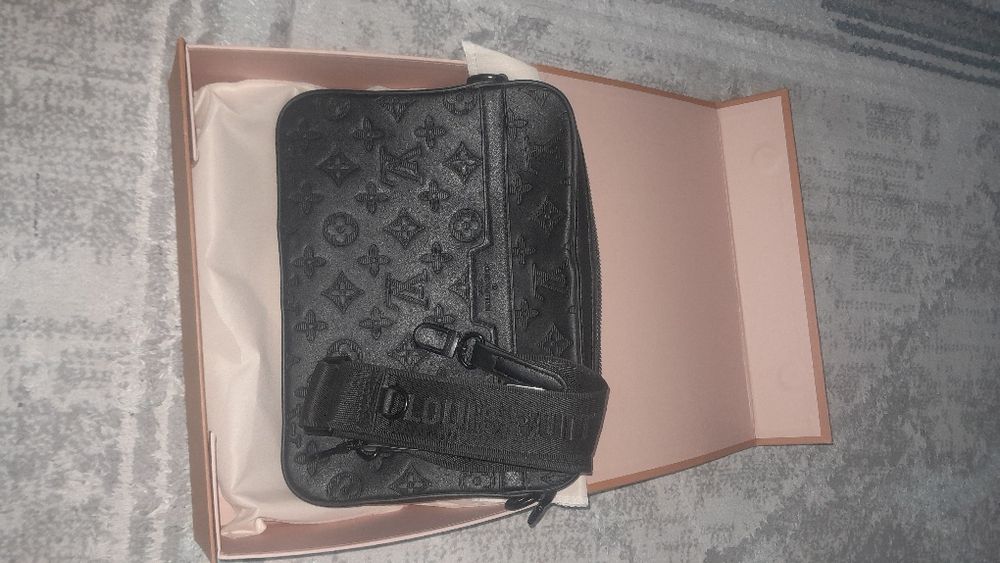 Louis Vuitton барсетка