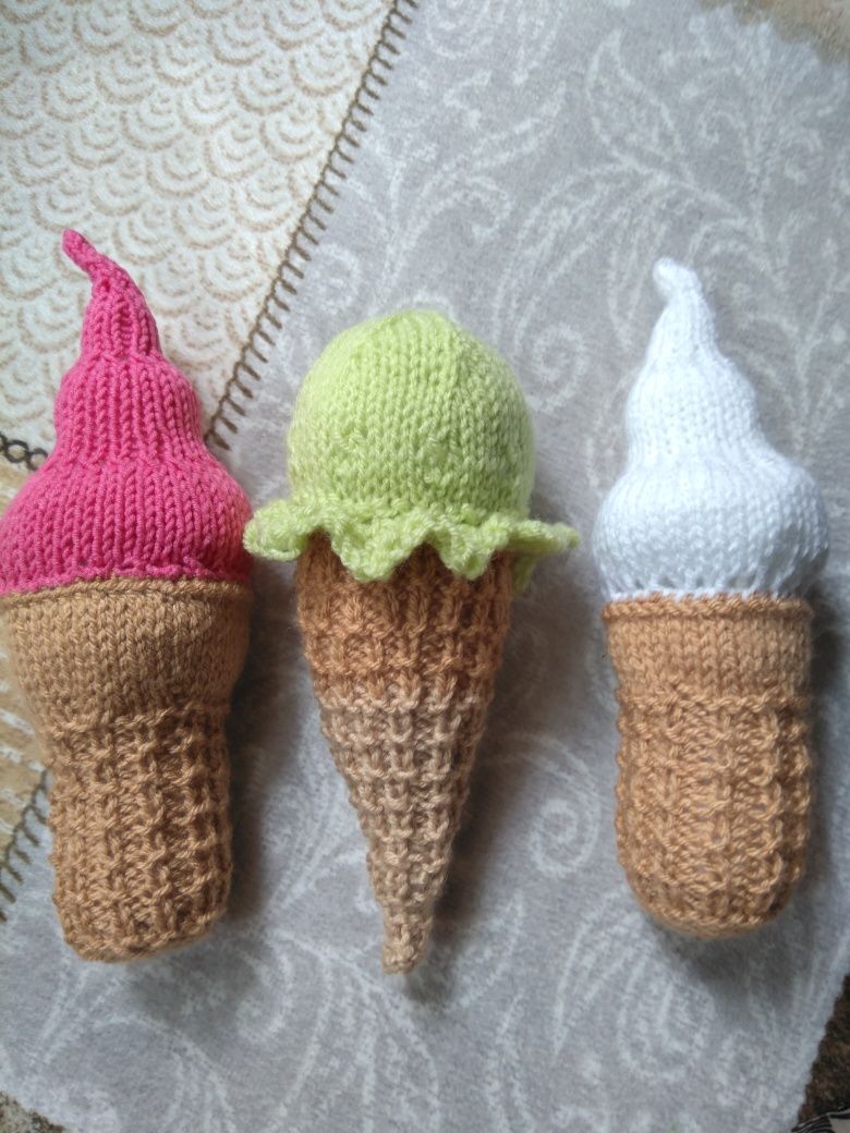 Играчки сладоледи - ръчно плетени