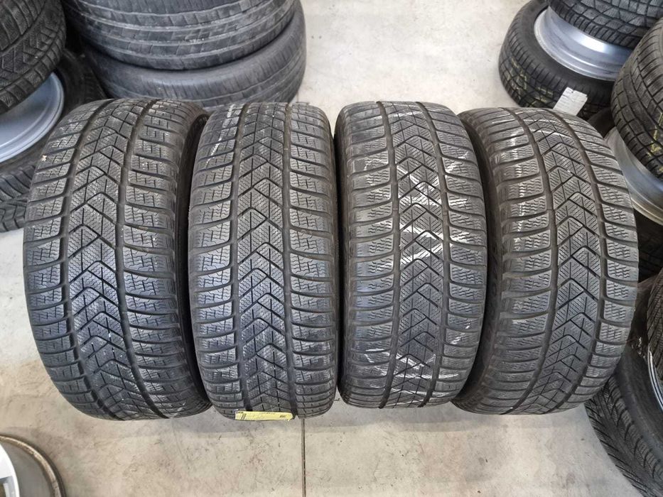 4 Anvelope de IARNA 235.40.19 'Pirelli' [dot 2022] ; stare foarte buna
