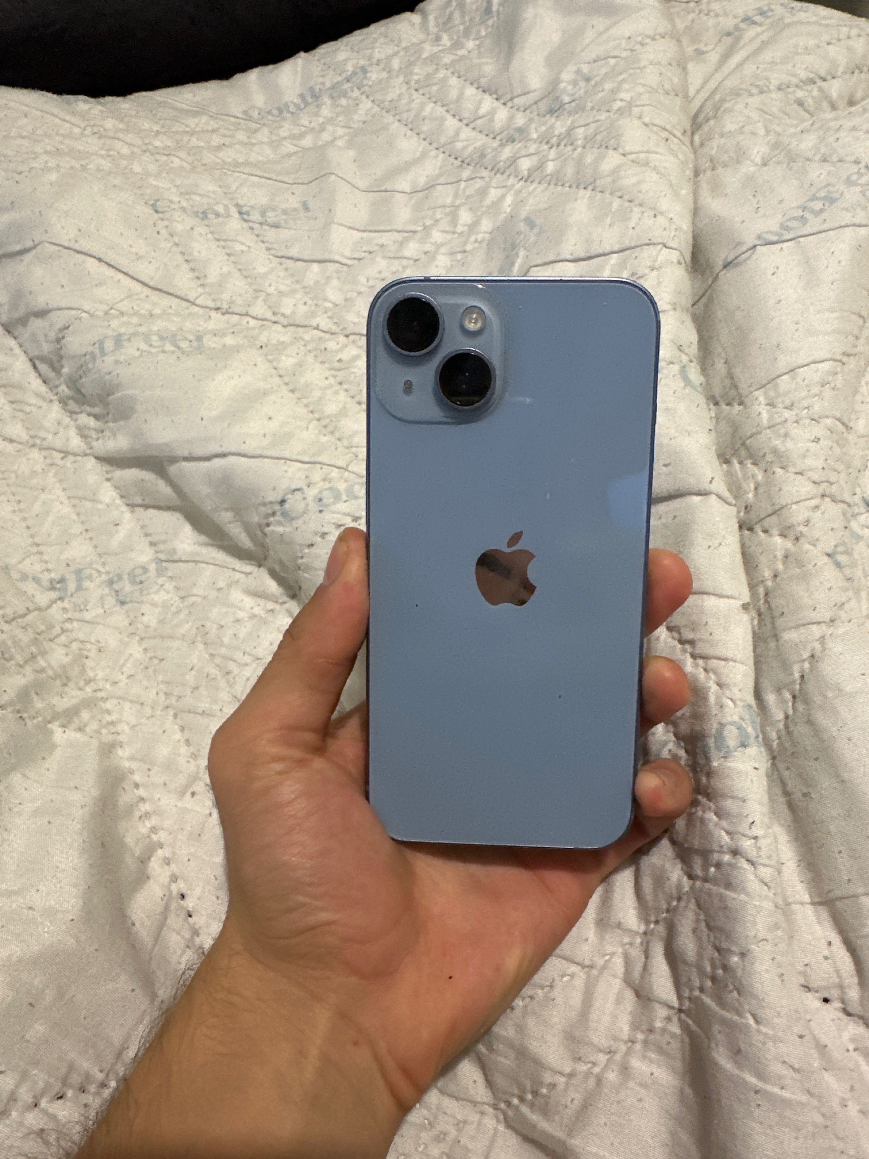 Добре запазен IPhone 14