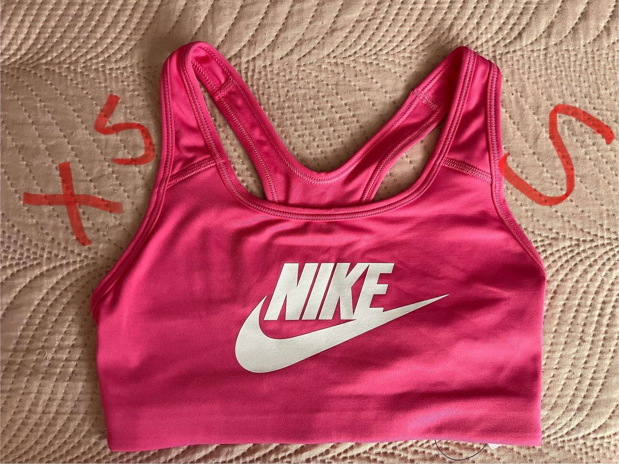 Спортни бюстиета Nike
