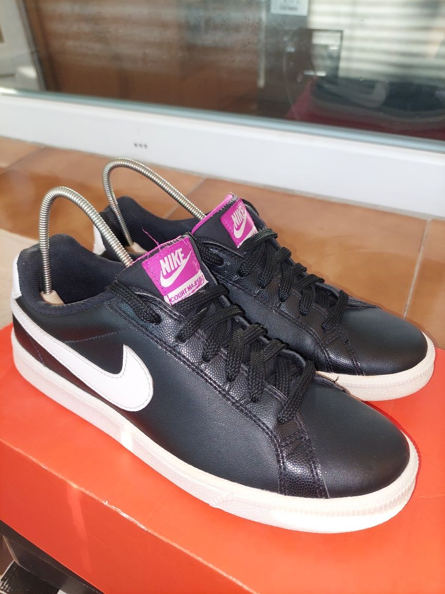 Оригинални  дамски маратонки Nike