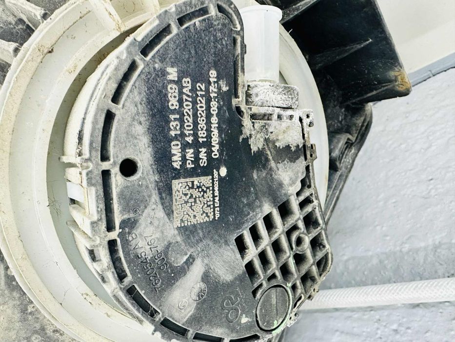 Rezervor AdBlue cu pompă Audi Q7 4M 3.0TDI