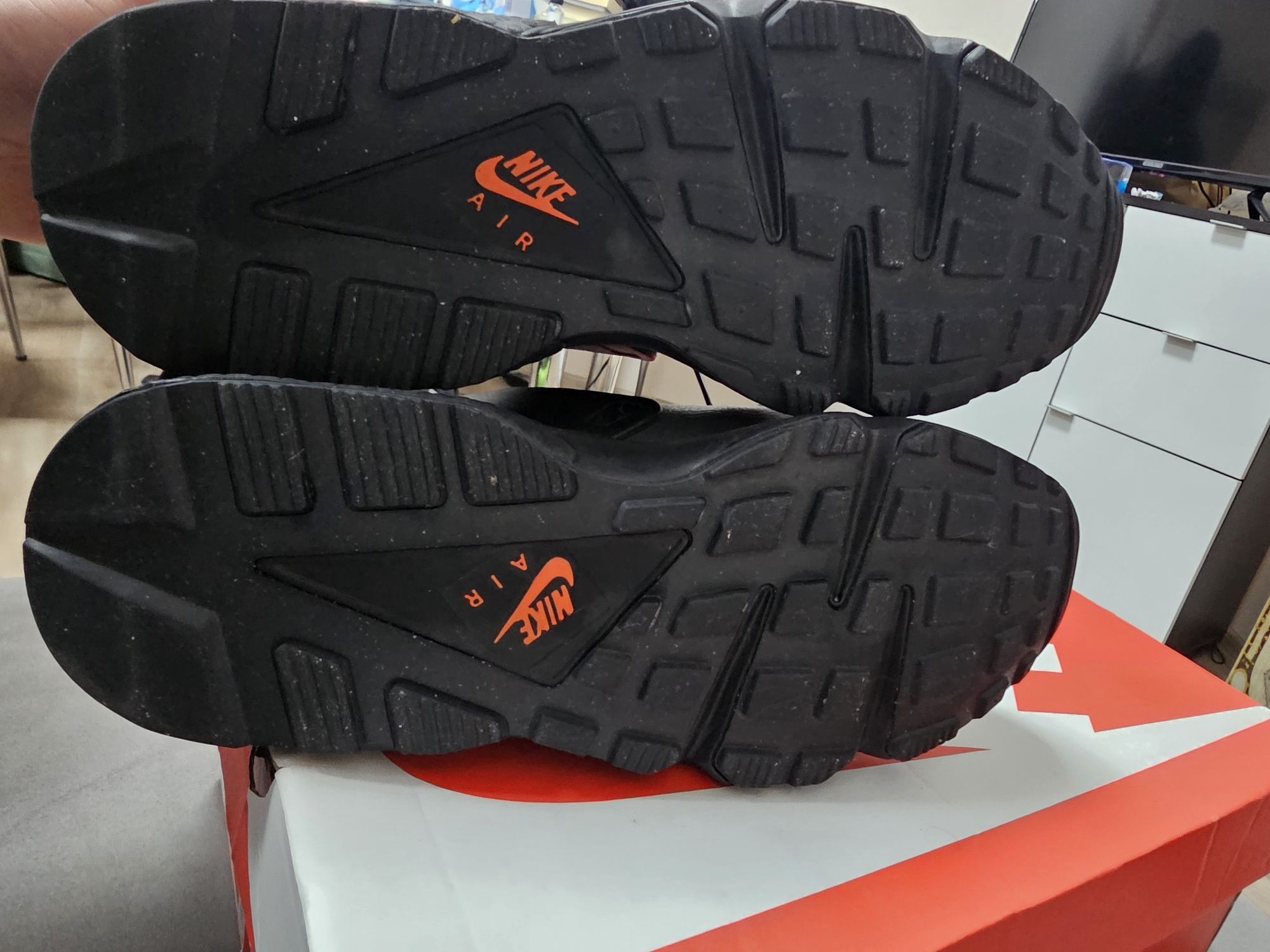 Nike Air Huarache FDO665-001