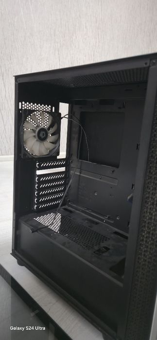 Продам Кейс для пк в отличном состоянии .