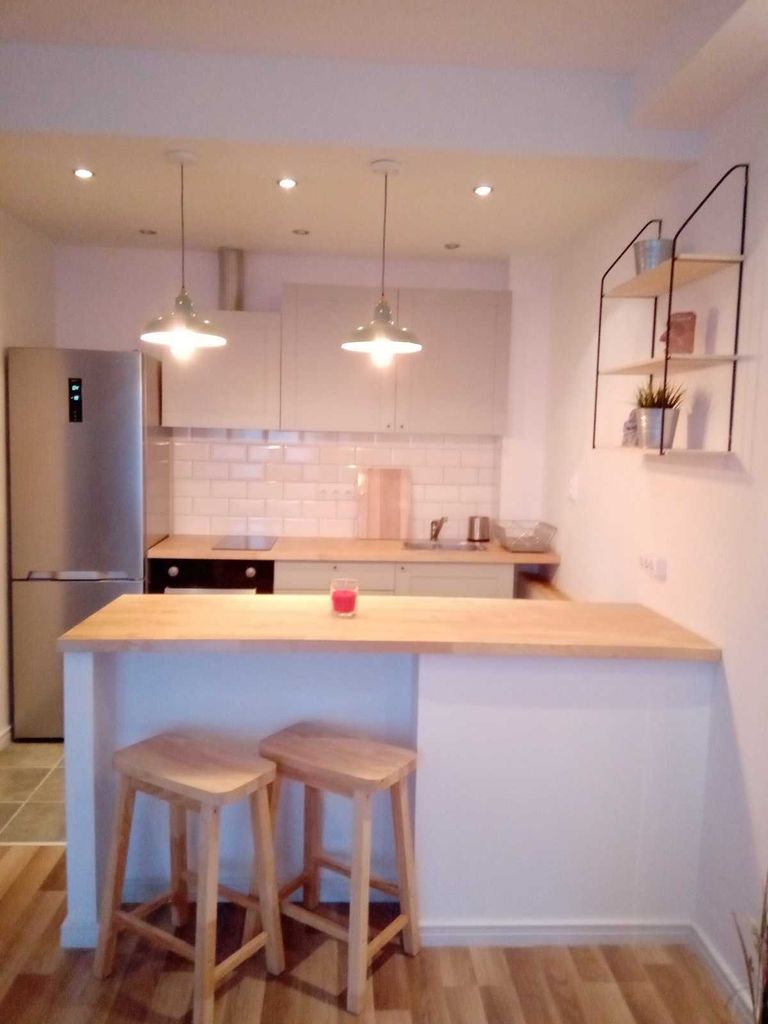 Дава се под наем Двустаен апартамент в Варна, м-т Траката - 60 кв.м за 484.5 € - Снимка #3