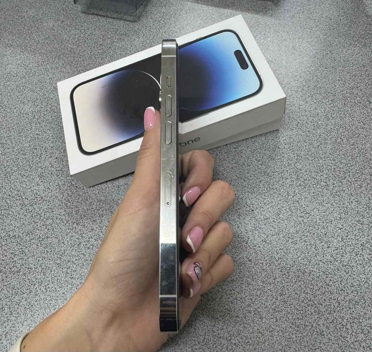 iPhone 14 Pro silver