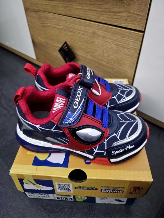 Светещи детски маратонки GEOX