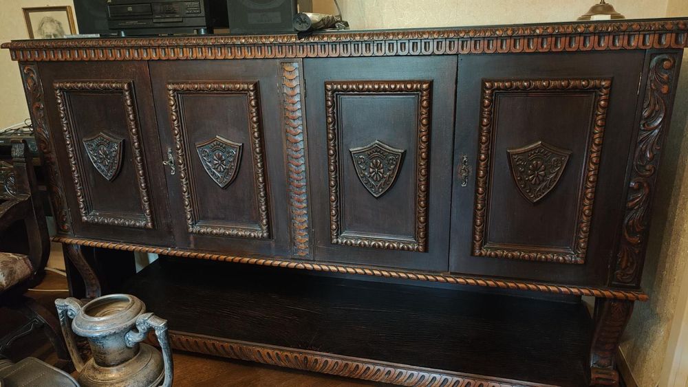 Mobila antica stil iacobin