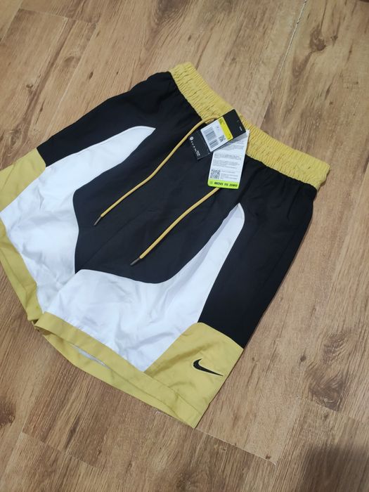 Pantaloni scurți Nike mărimea S