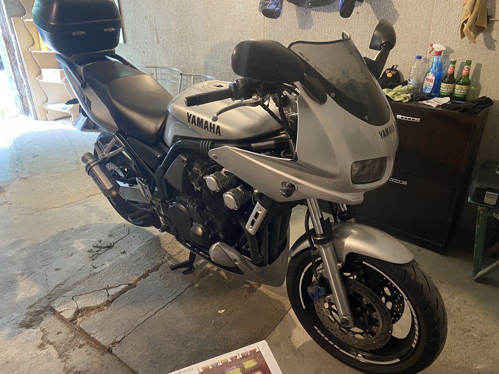 Мотоциклет Yamaha fazer 600