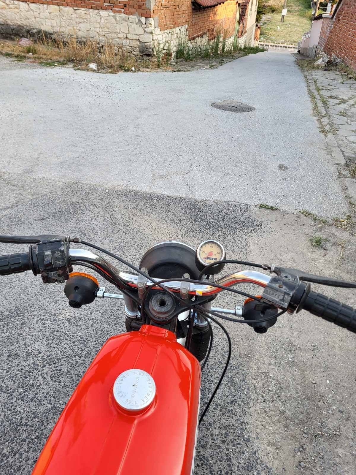 Продавам Симсон S51