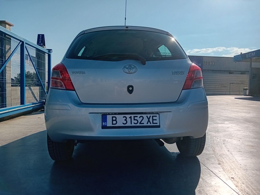 TOYOTA YARIS 1.3VVT-i Климатроник TOP
