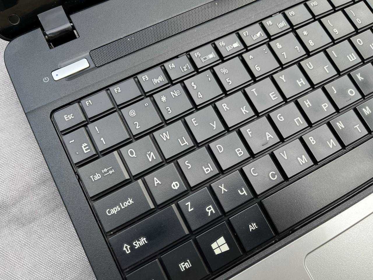 Жұмысқа арналған Өте жақсы жағдайда ACER Core i3/озу 8/SSD128/HDd500