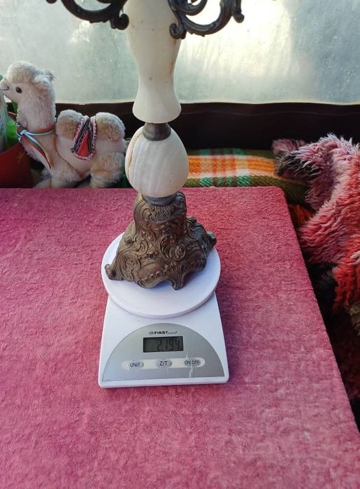 Стар Бароков свещник с оникс