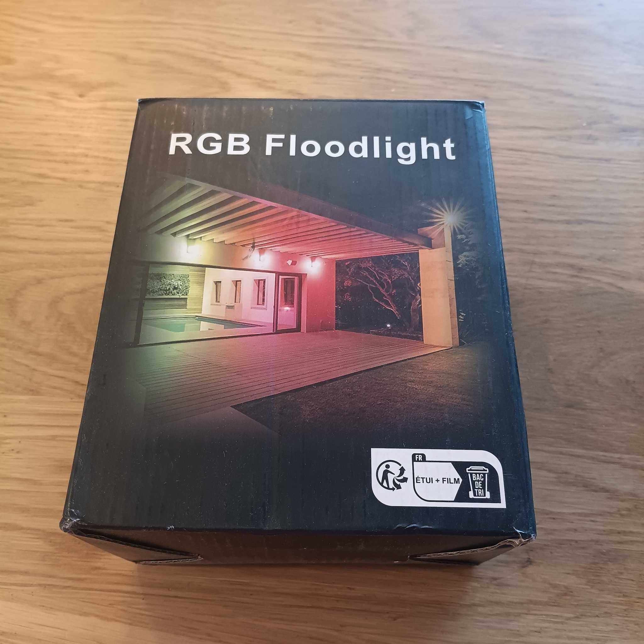 НОВИ! RGB прожектори 25W с дистанционно, 10 цвята, IP66, 2 бр