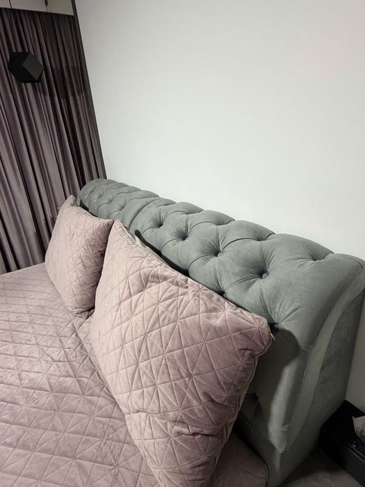 Pat tapitat cu saltea