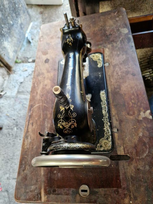 Singer - стара шевна машина (антика)