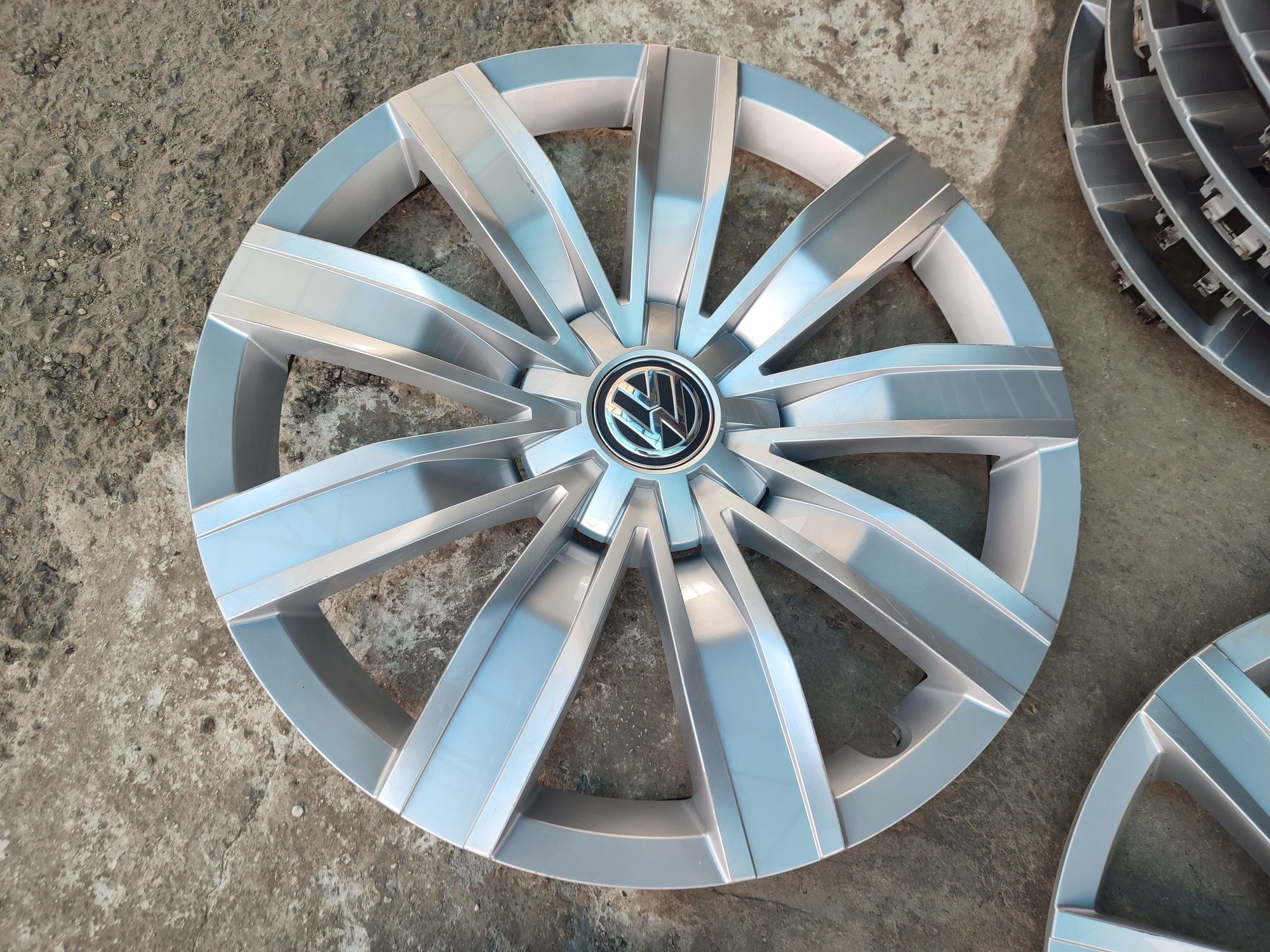 17" оригинални тасове за джанти за Vw Tiguan, Passat...