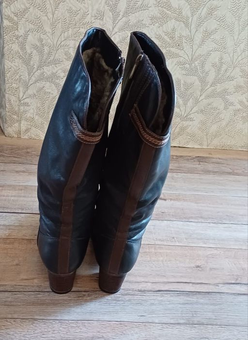 Продам сапоги.  Зима. Натуральная кожа. Мех отчима. Размер 40