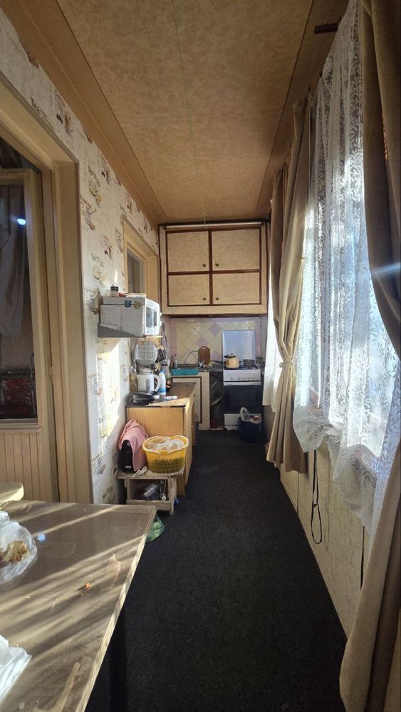 Чилонзор 19, 2 комнатная / 3 этаж, 55 кв.м, 1.5х6, зеркалка