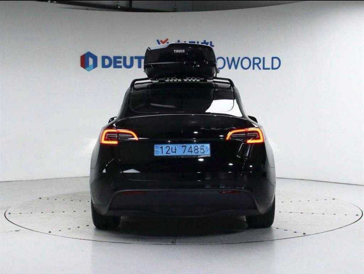 Tesla Model Y RWD