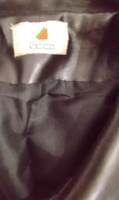 Продаю пиджаки женские