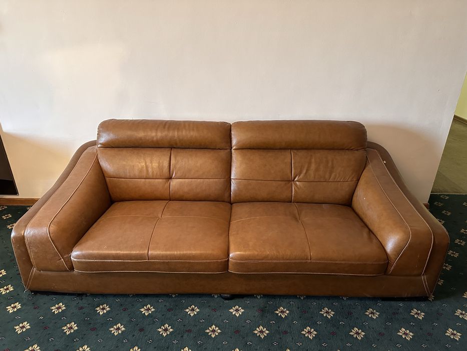 Продам кожаный диван и кресла