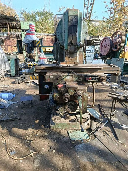 Вертикальный фрезерный станок 6 Р 12