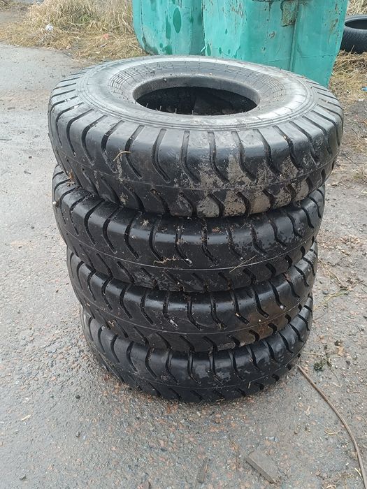 Продам шины на погрузчик  кара