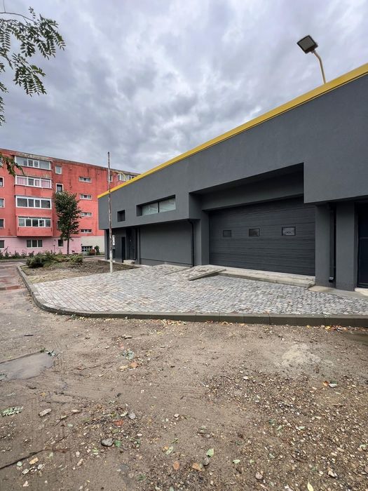 Închiriere spațiu comercial