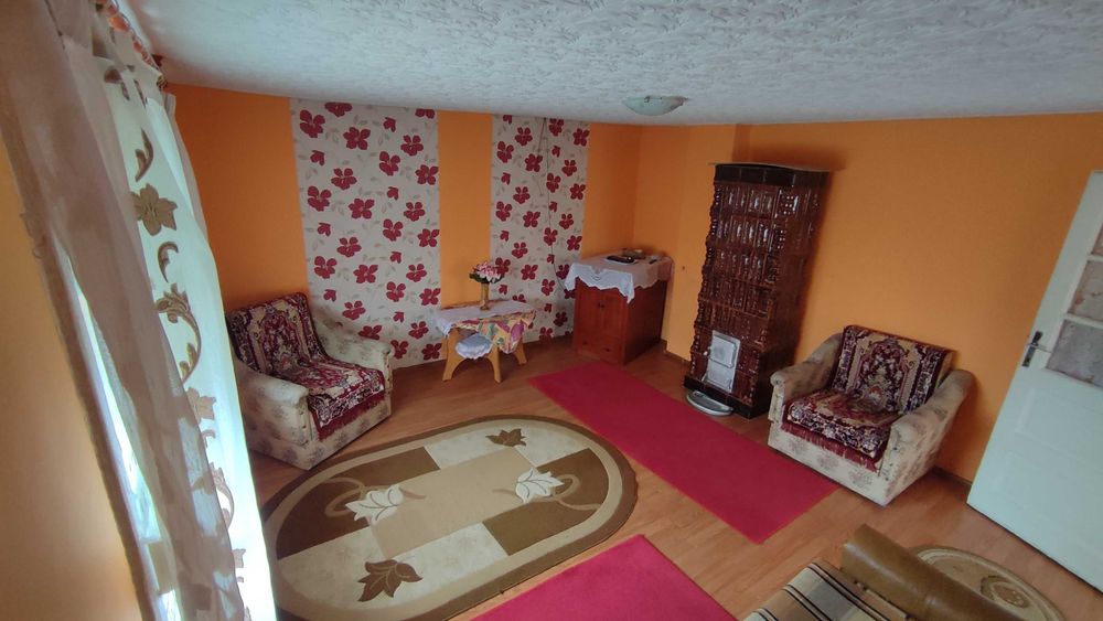 De vanzare casa situata in zona centrala din Rosiori