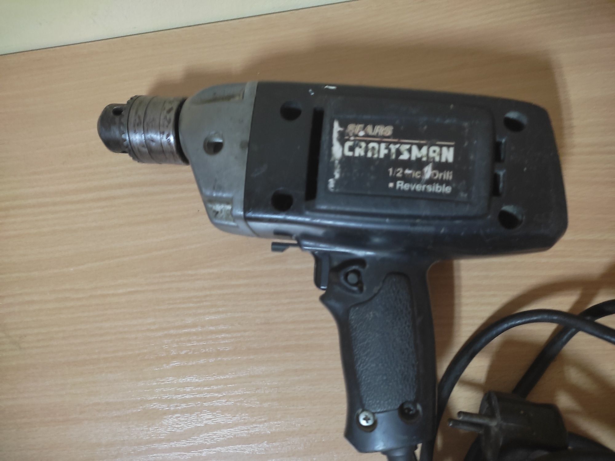 Дрелка Craftsman
Напрежение/честота:110-120V/60Hz 3.0 AMPS(ампераж)
Ск